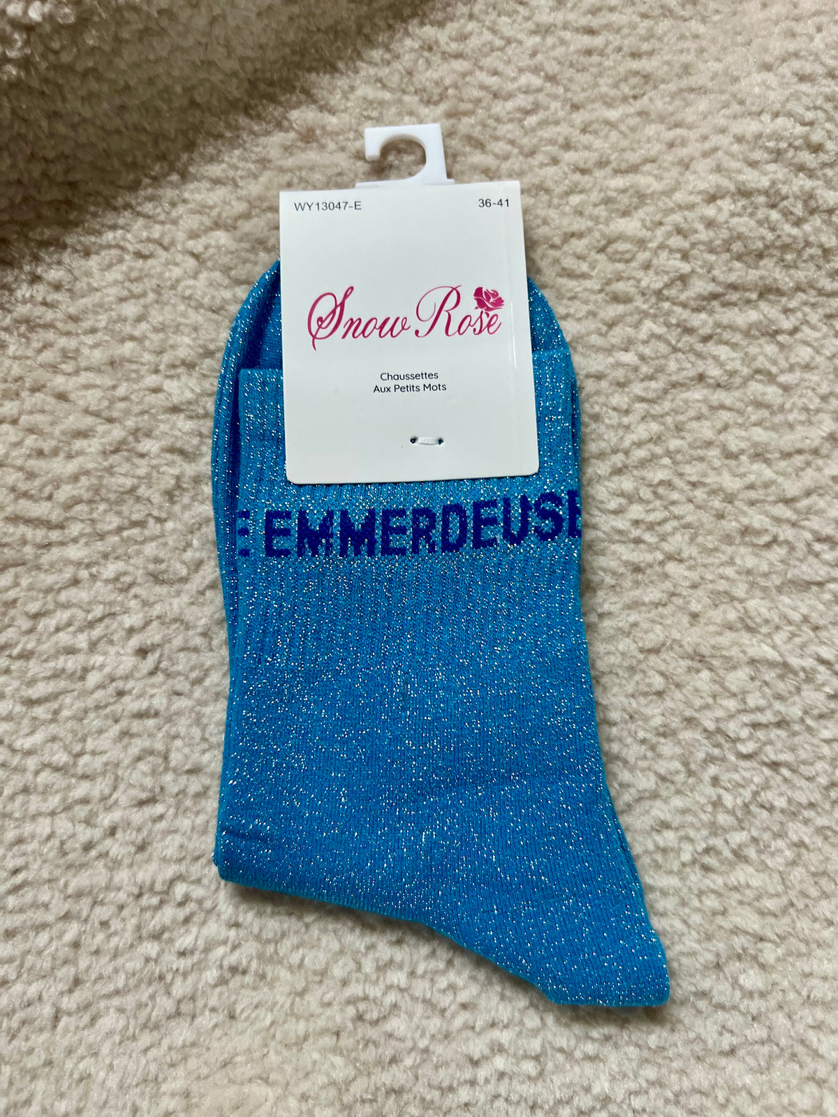 Chaussettes originales et brillantes pour femme. Des modèles fun, colorés et pleins de personnalité — le petit accessoire qui fait tout.